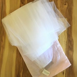 NWT Simple Cut Edge Wedding Veil